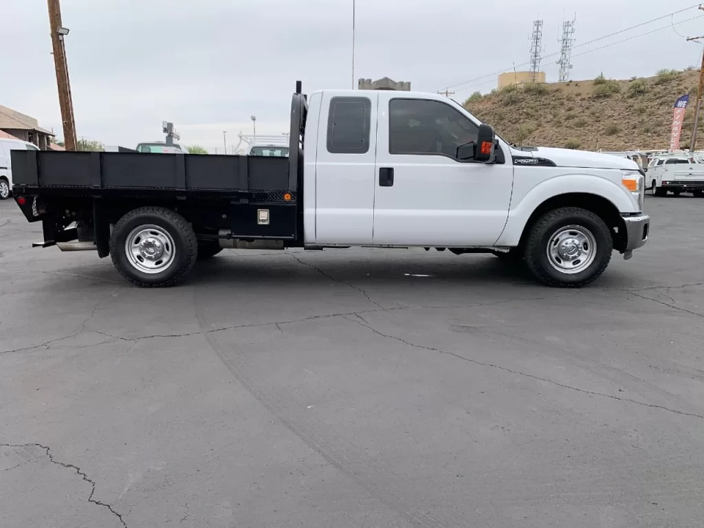 2013 FORD F250 FLATBED TRUCK