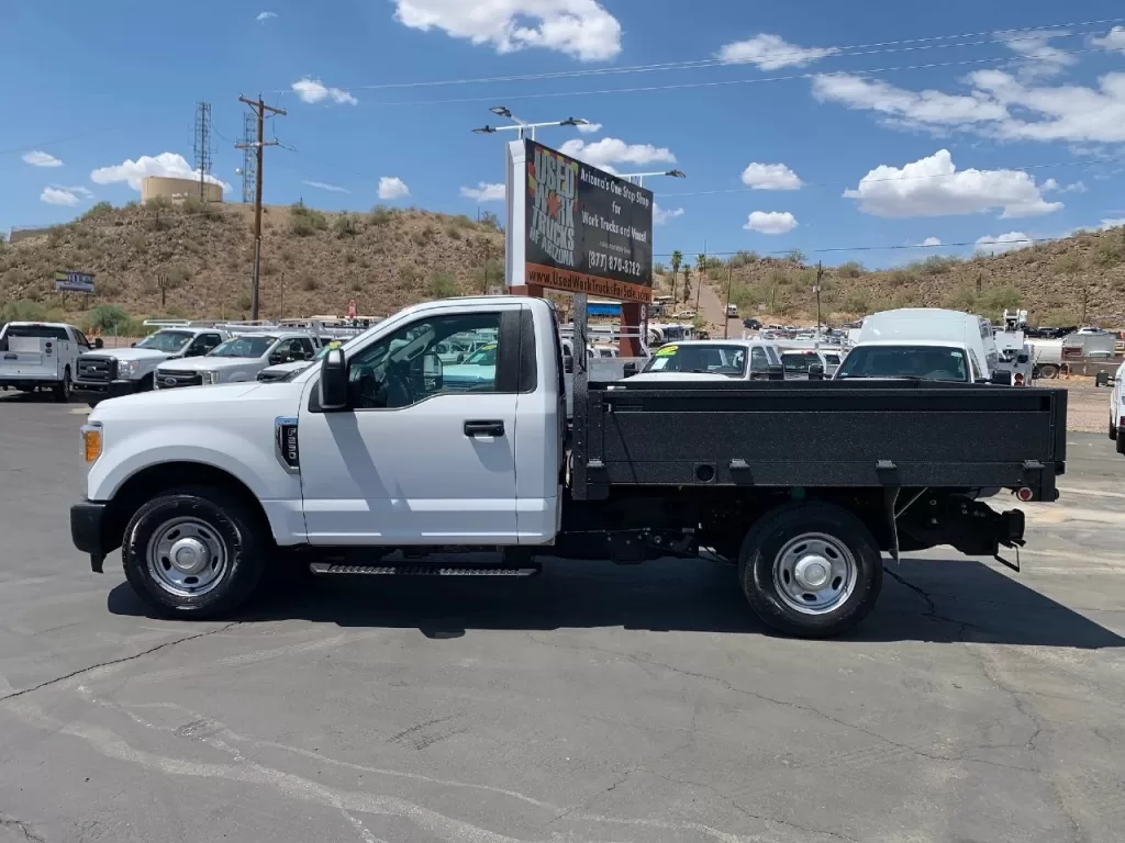 2017 FORD F250 Flatbed Truck