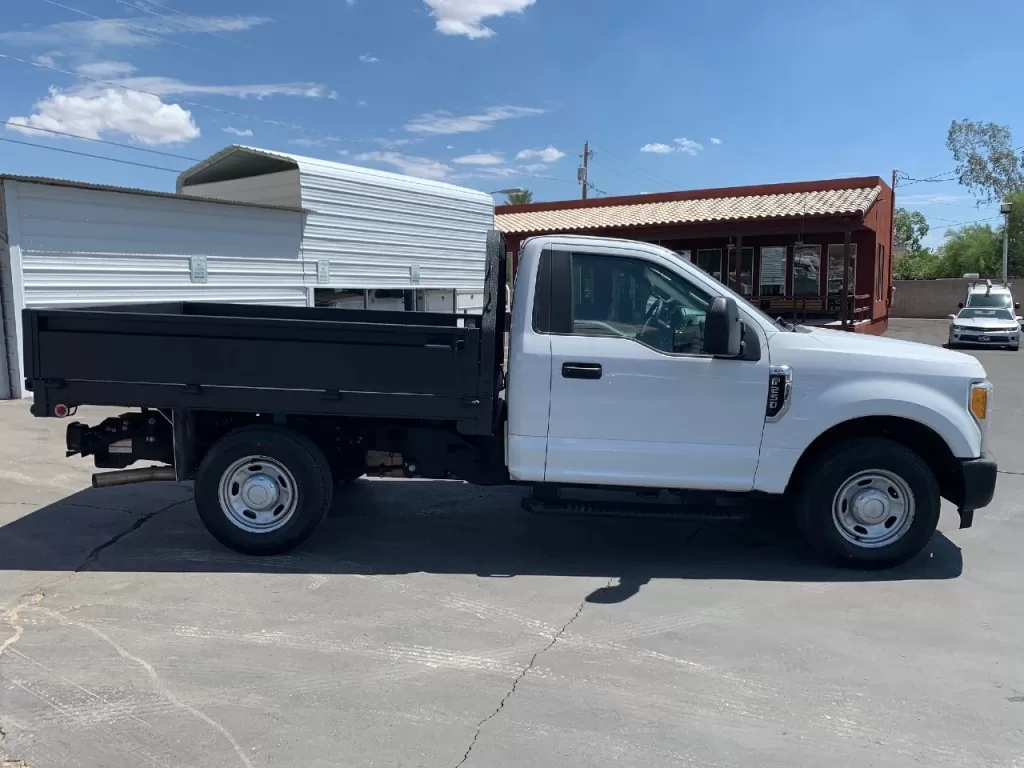 2017 FORD F250 Flatbed Truck