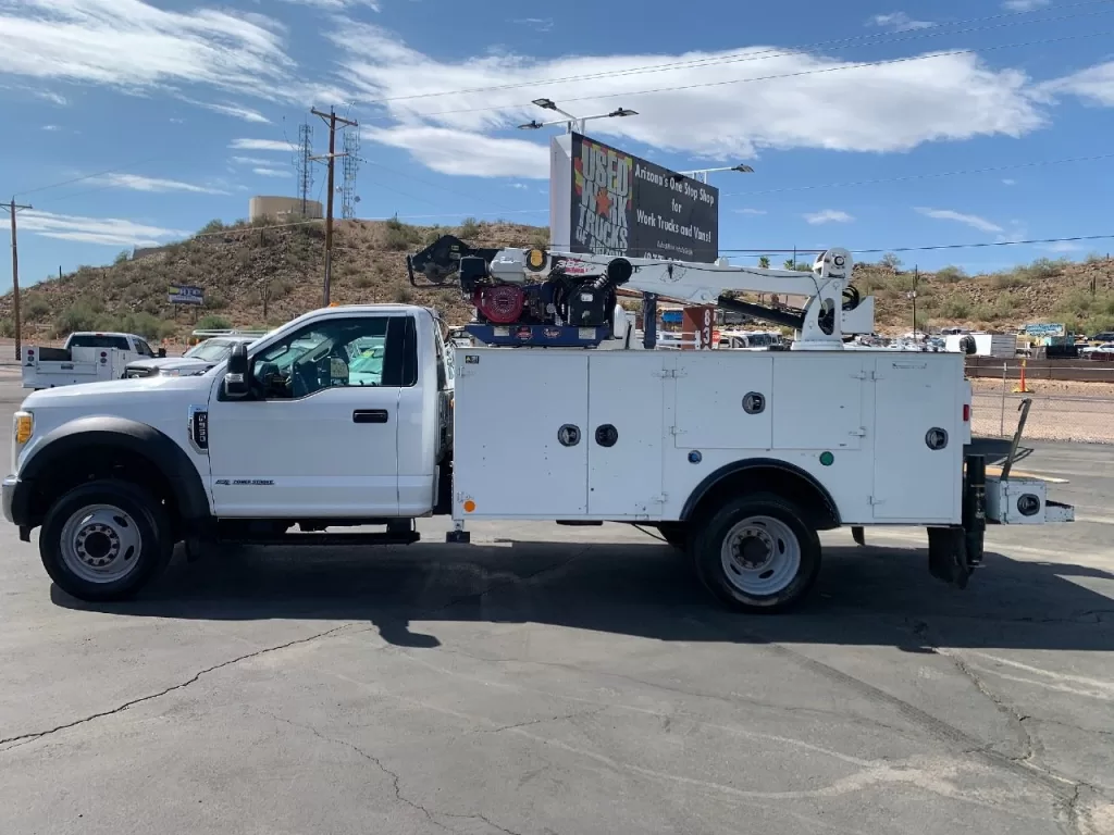 2017 FORD F550 7500lb Crane Truck