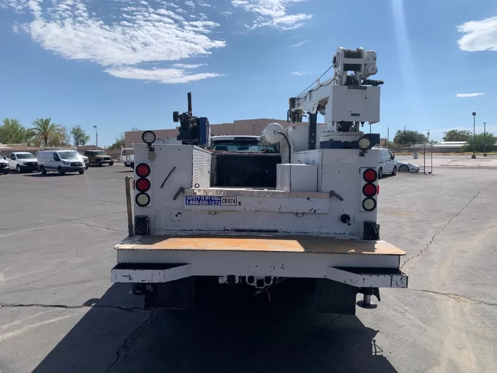 2017 FORD F550 7500lb Crane Truck