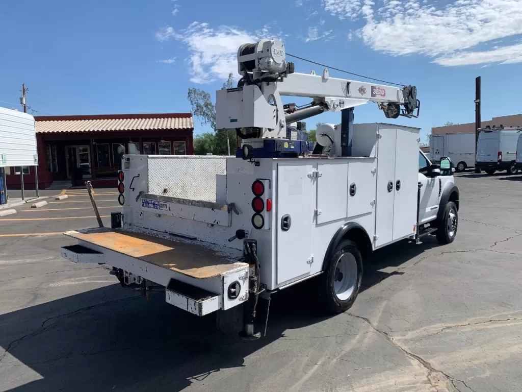 2017 FORD F550 7500lb Crane Truck