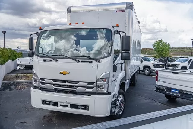 2024 CHEVROLET LCF 6500XD BOX TRUCK WITH LIFTGATE