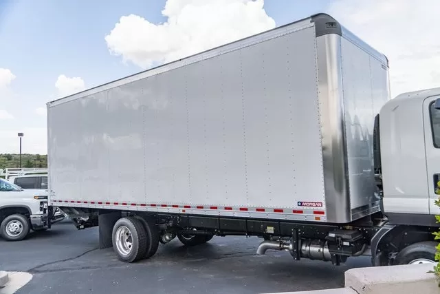 2024 CHEVROLET LCF 6500XD BOX TRUCK WITH LIFTGATE