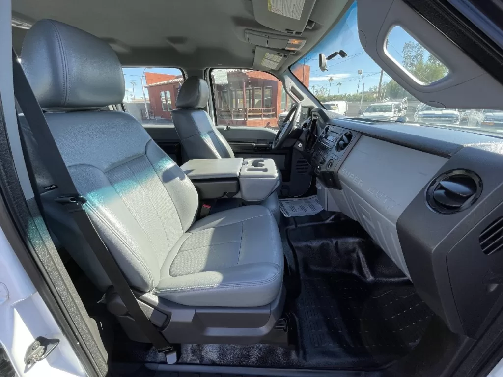 2015 Ford F350 Super Crew Long Pickup Bed