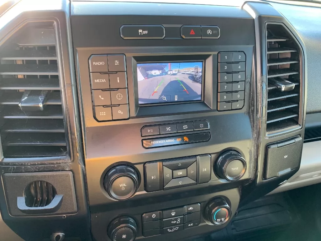 2019 Ford F150 Long Bed Pickup Truck With Fiberglass Tonneau Cover