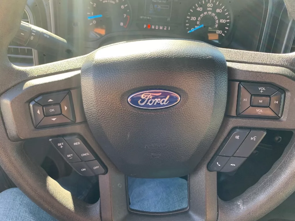 2019 Ford F150 Long Bed Pickup Truck With Fiberglass Tonneau Cover