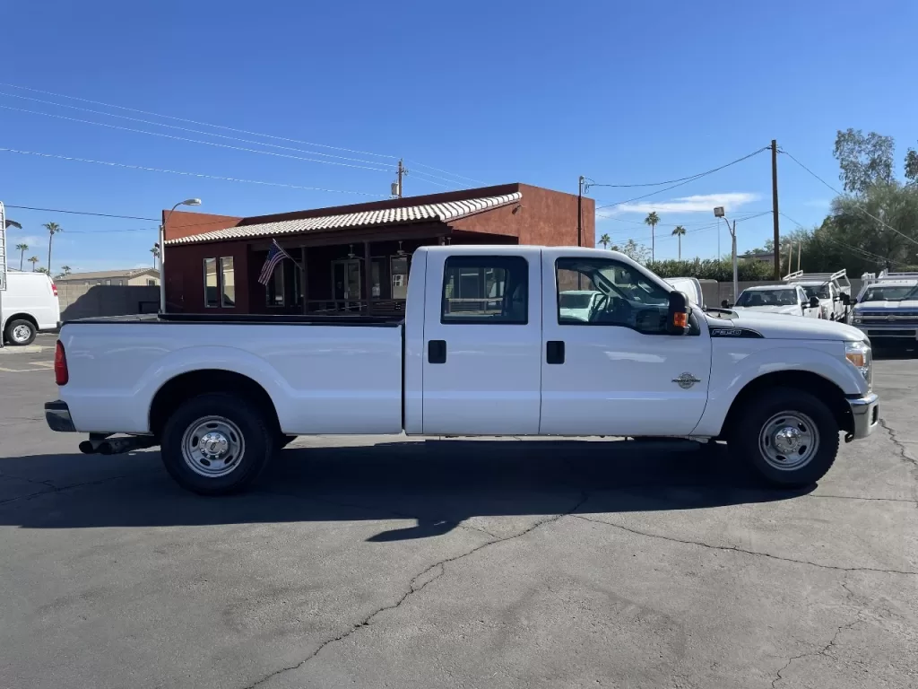 2015 Ford F350 Super Crew Long Pickup Bed