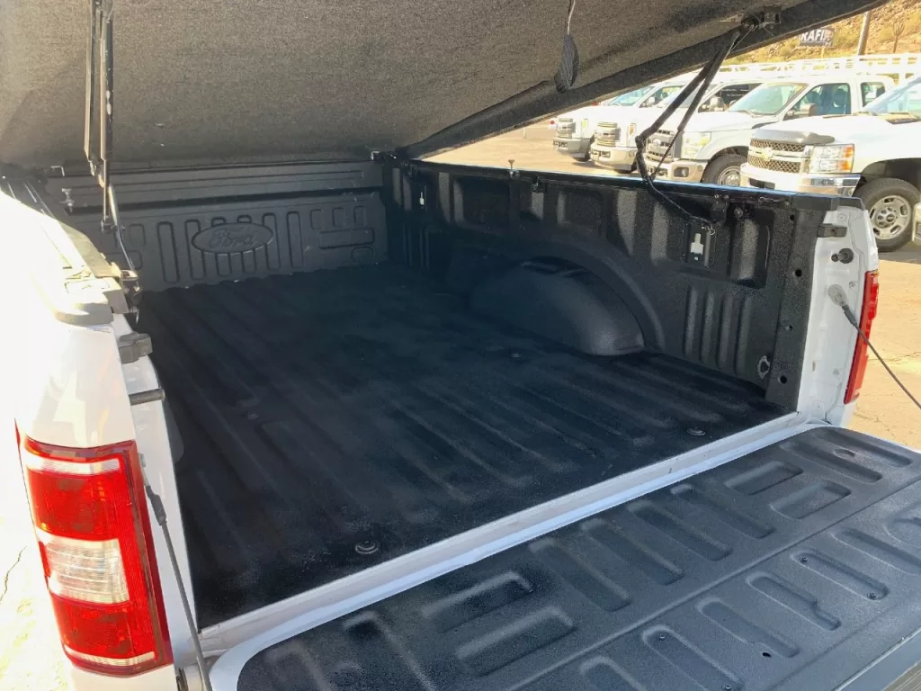 2019 Ford F150 Long Bed Pickup Truck With Fiberglass Tonneau Cover