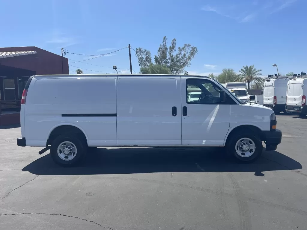 2018 CHEVROLET Express 3500 Cargo Van with bin package