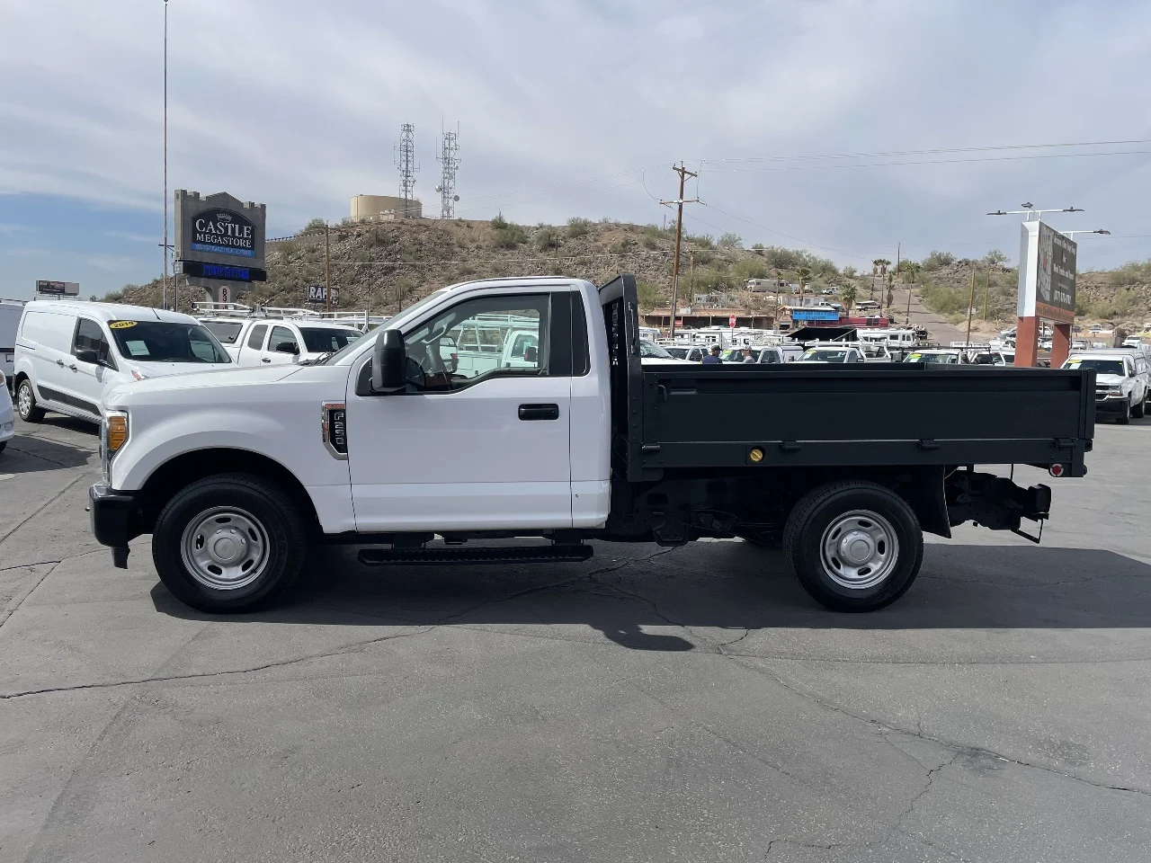 2017 FORD F250 Flatbed Truck