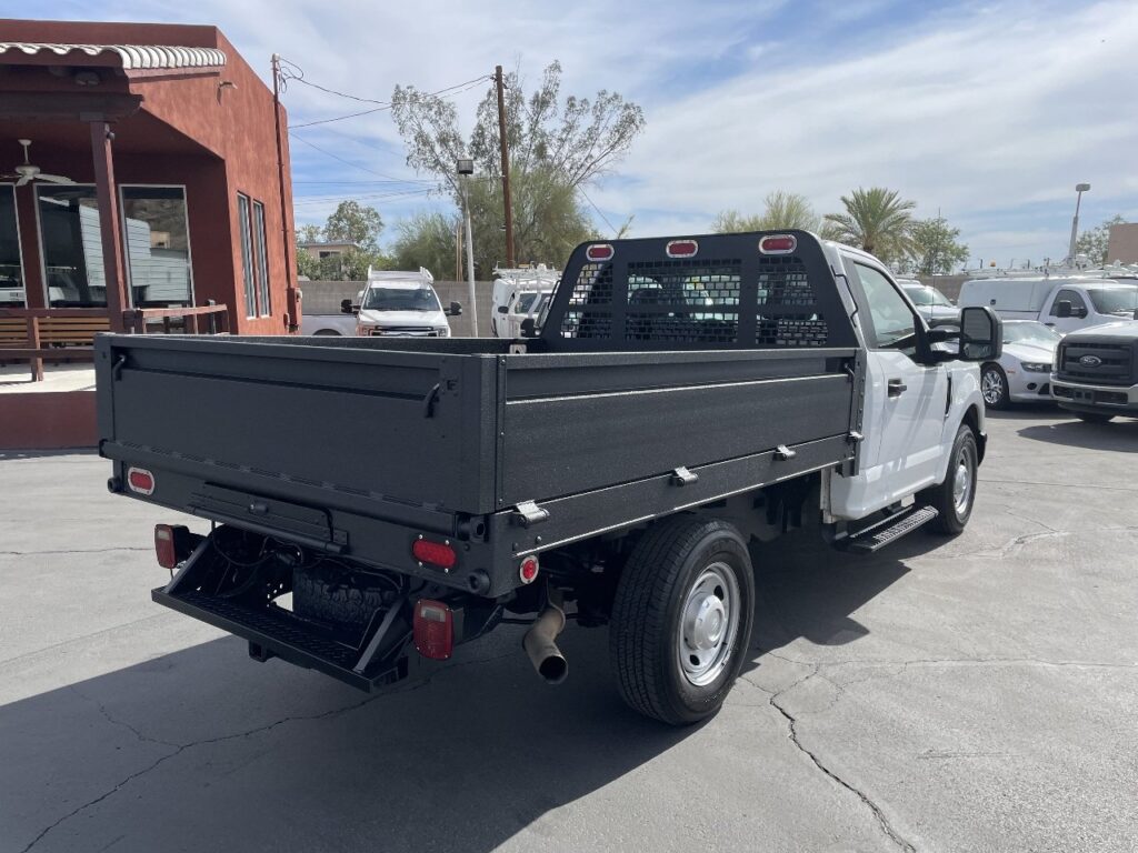 2017 FORD F250 Flatbed Truck