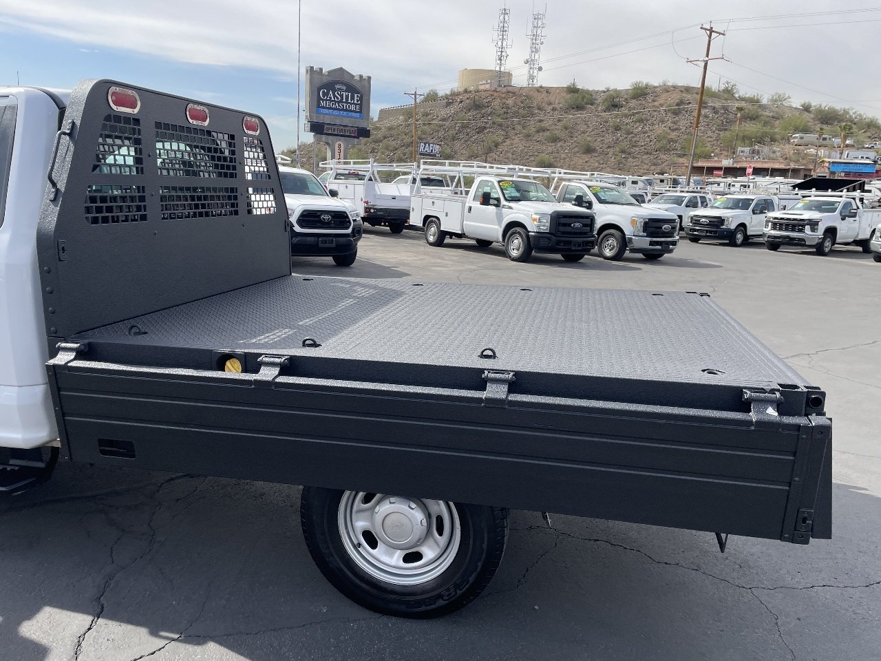 2017 FORD F250 Flatbed Truck
