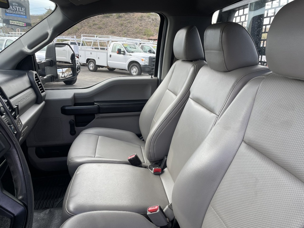 2017 FORD F250 Flatbed Truck